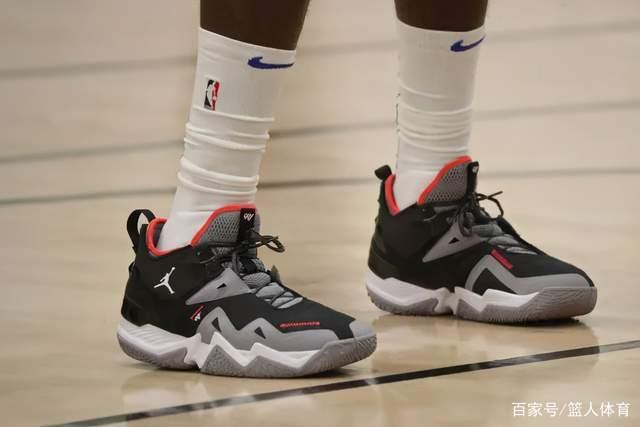 拒绝横扫！赵岩昊25分广厦胜广东 周琦遭驱逐